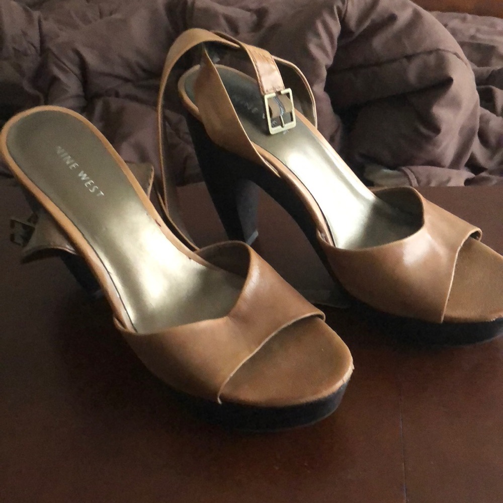 Sandals - Picture 2 of 3